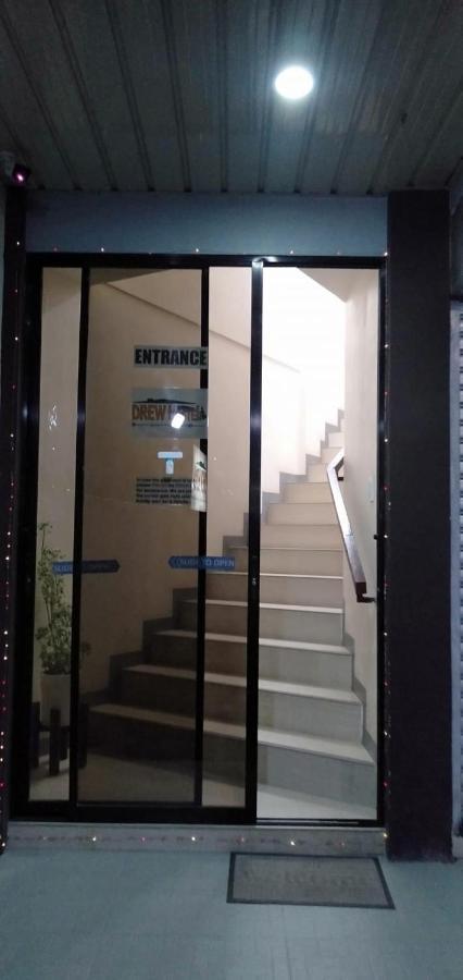Drew Hostel Тагбиларан Экстерьер фото